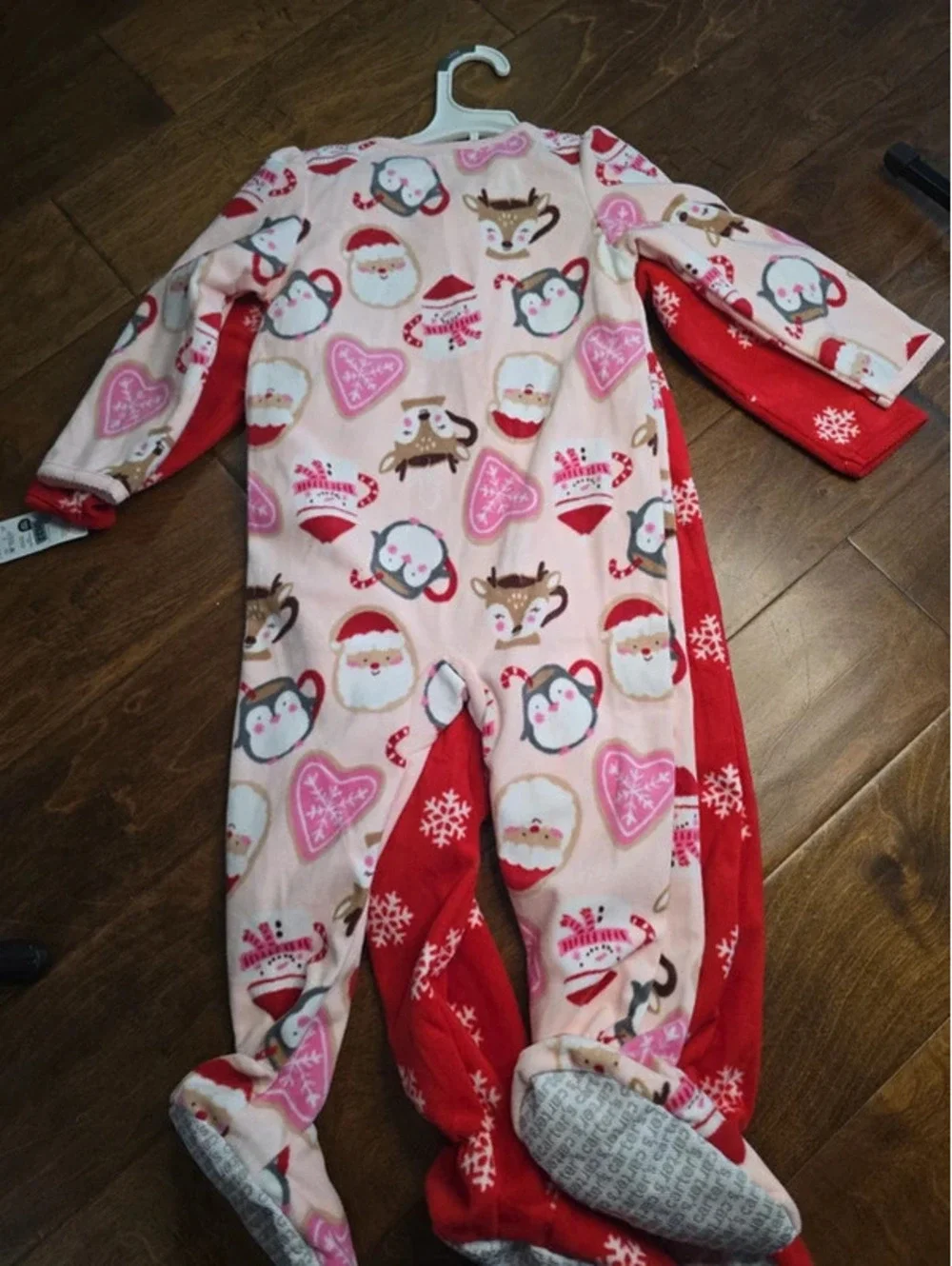 2t brand new christmas pajamas from carter's item 522G8
